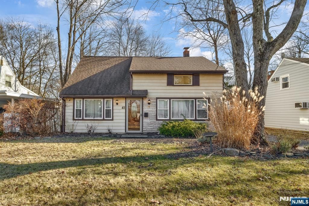 Photo of 41 Hunterdon Road, West Orange, NJ 07052 (MLS # 25042839)