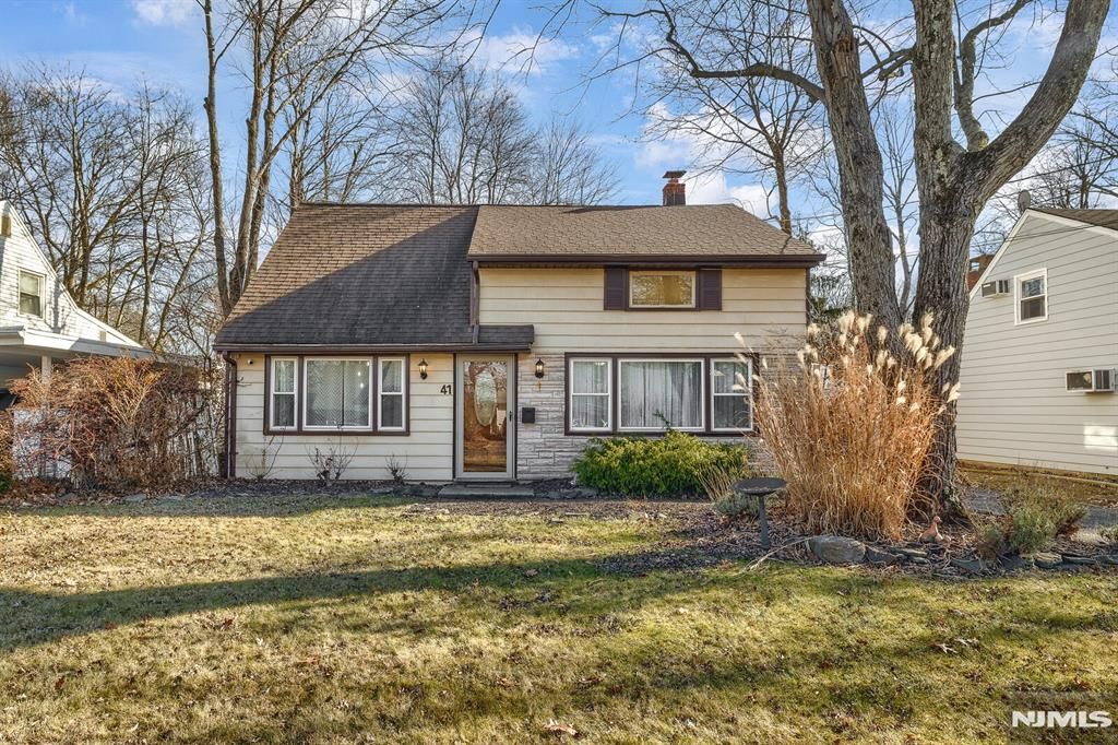 Photo of 41 Hunterdon Road, West Orange, NJ 07052 (MLS # 25042839)