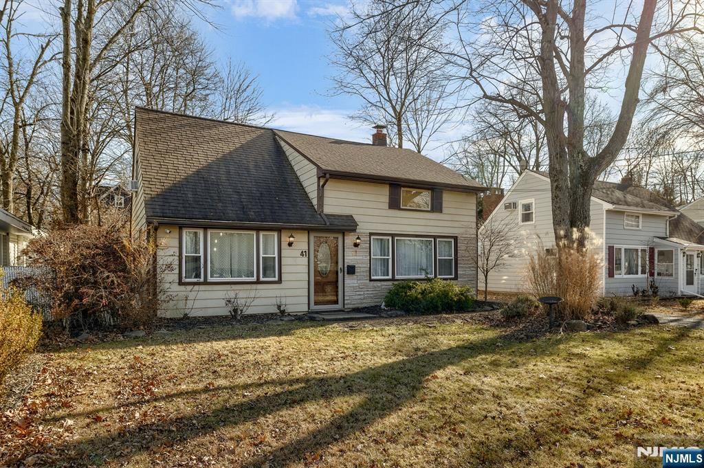 Photo of 41 Hunterdon Road, West Orange, NJ 07052 (MLS # 25042839)