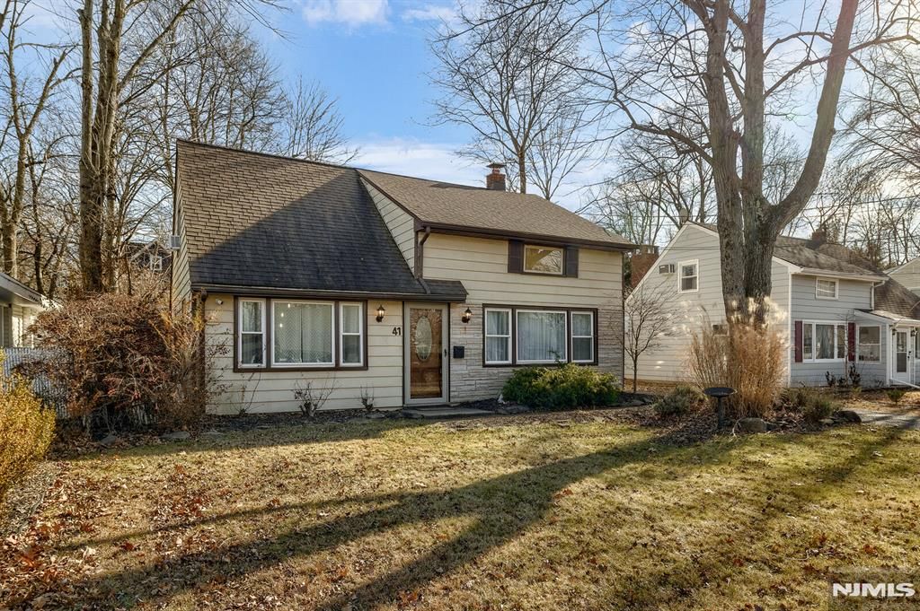 Photo of 41 Hunterdon Road, West Orange, NJ 07052 (MLS # 25042839)