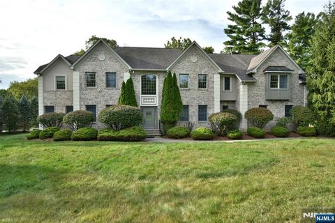 18 Bradley Lane Montvale NJ 07645