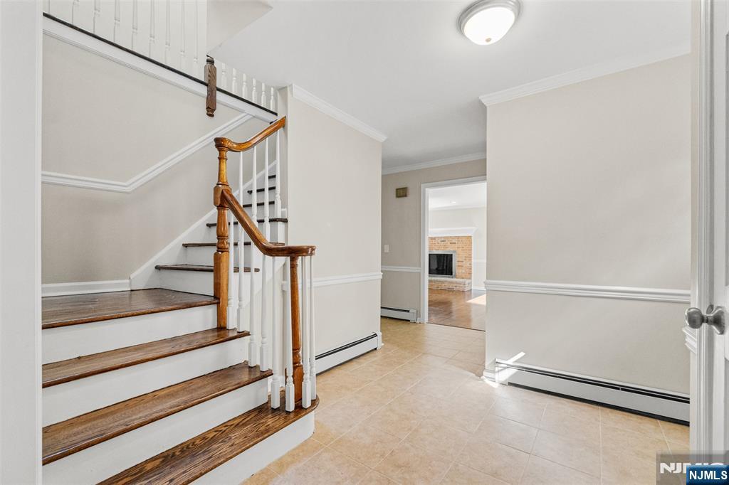 215 Oak Avenue