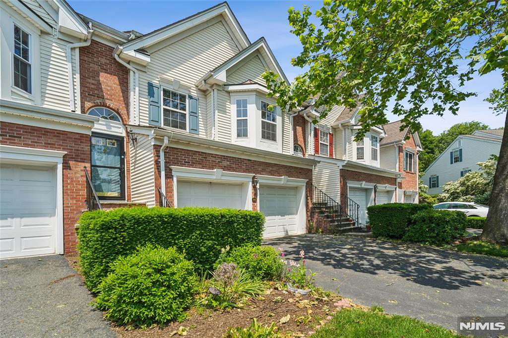 Property for Sale at 315 Winthrop Drive 3082, Nutley, New Jersey - Bedrooms: 2 
Bathrooms: 3  - $749,000