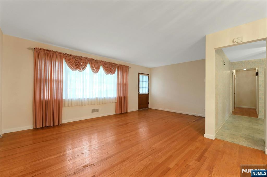 382 Pleasant Avenue