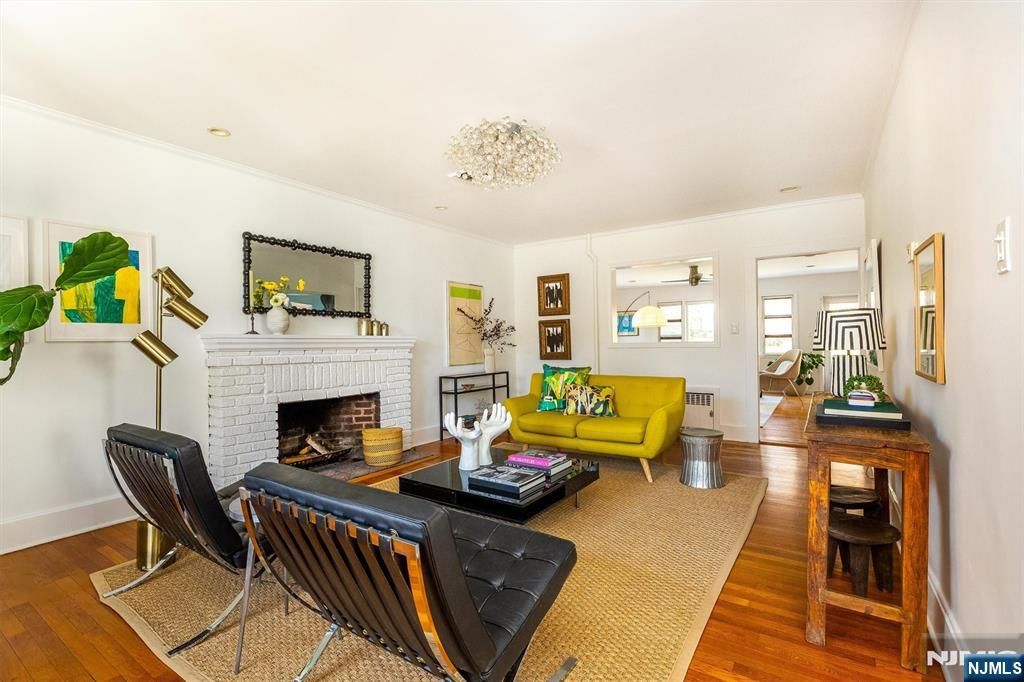 Photo of 124 Essex Avenue, Glen Ridge, NJ 07028 (MLS # 26002006)