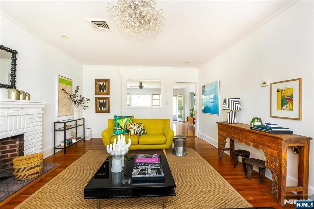 Photo of 124 Essex Avenue, Glen Ridge, NJ 07028 (MLS # 26002006)