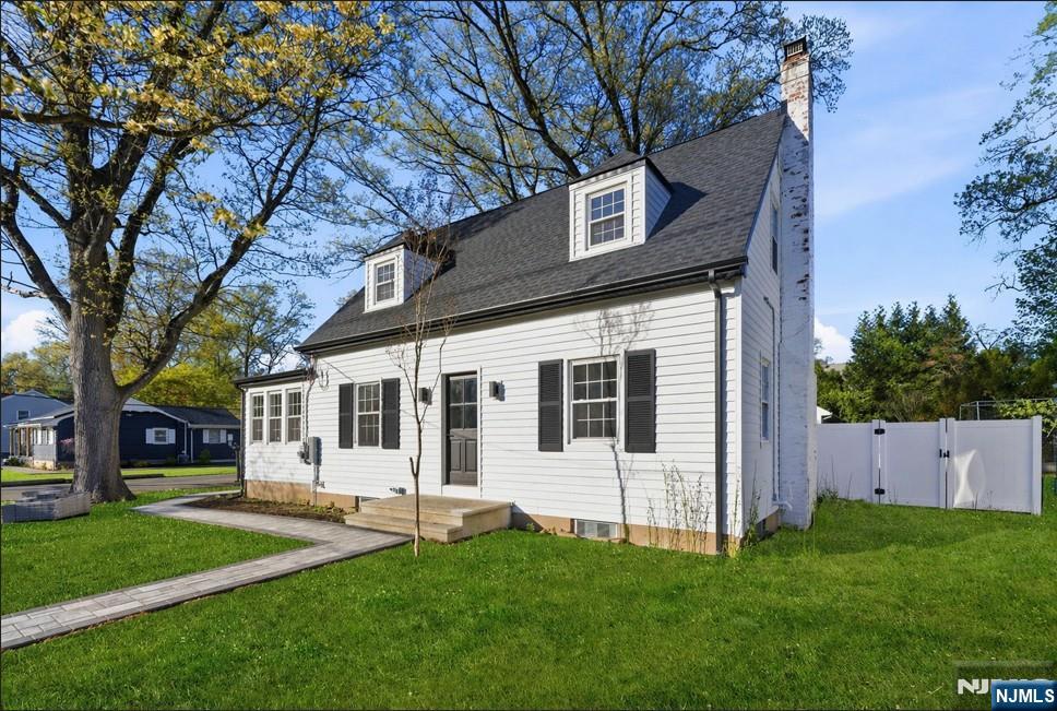 Photo of 224 Godwin Avenue, Wyckoff, NJ 07481 (MLS # 26023695)