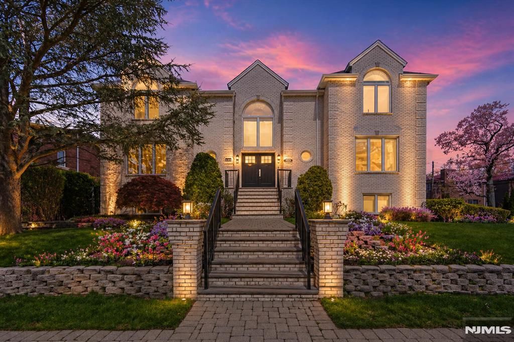 Photo of 1221 Fairmount Place, Fort Lee, NJ 07024 (MLS # 26015357)