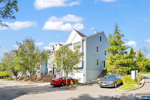659 Richmond Court 659 Ramsey NJ 07446