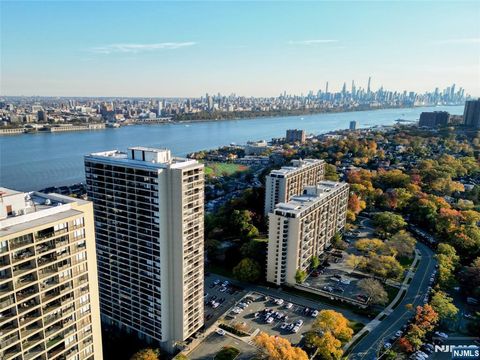 Photo of 5 Horizon Road #311, Fort Lee, NJ 07024 (MLS # 25039229)