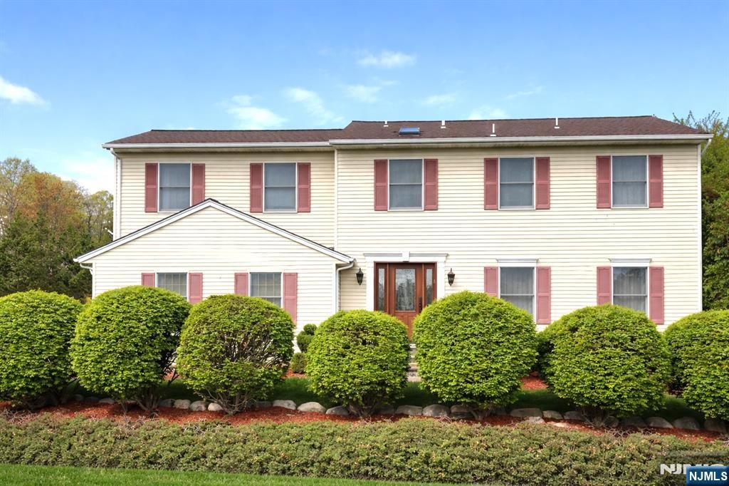 Photo of 10 Viola Terrace, Twp of Washington, NJ 07676 (MLS # 26012762)