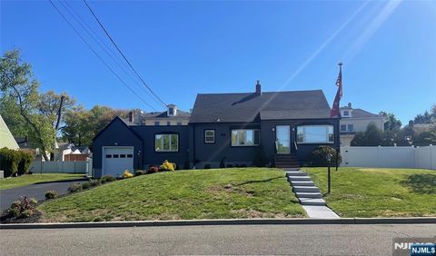 Photo of 30 Brookview Drive, North Haledon, NJ 07508 (MLS # 26014951)