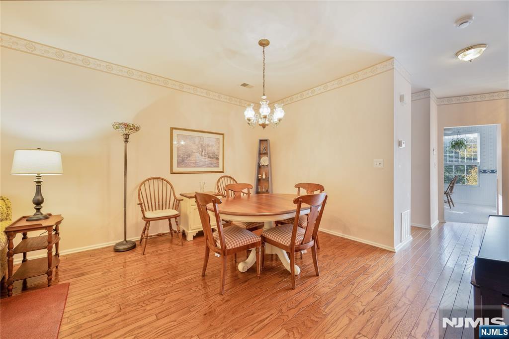 1179 Chedworth Circle