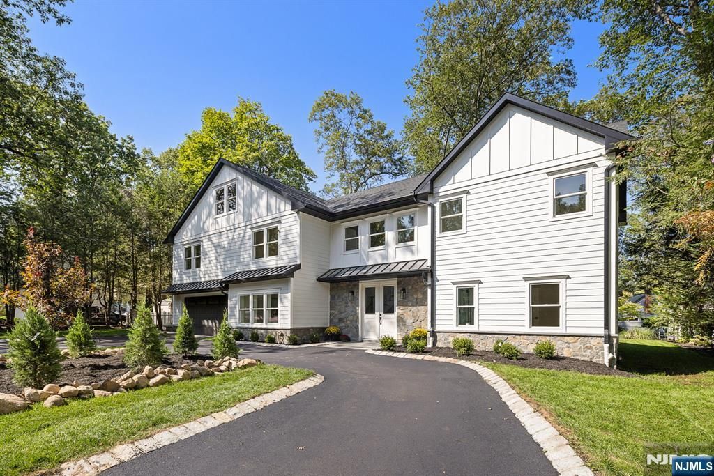 Photo of 199 Darlington Avenue, Ramsey, NJ 07446 (MLS # 25029132)