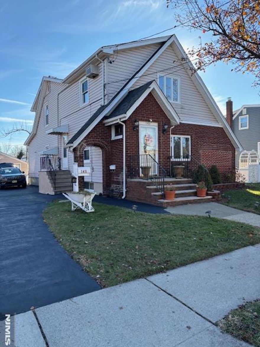Excellent location in nice and quiet neighborhood. Just renovated, large bedroom with walk in closet, living room, eat in kitchen, full bath, new hardwood floor, wall unit AC, one parking space, separate entrance, close to schools, Bergen Mall, laundromat, access to the backyard. Close to Route 46 and 80. Hot water and heat provided by Landlord.
