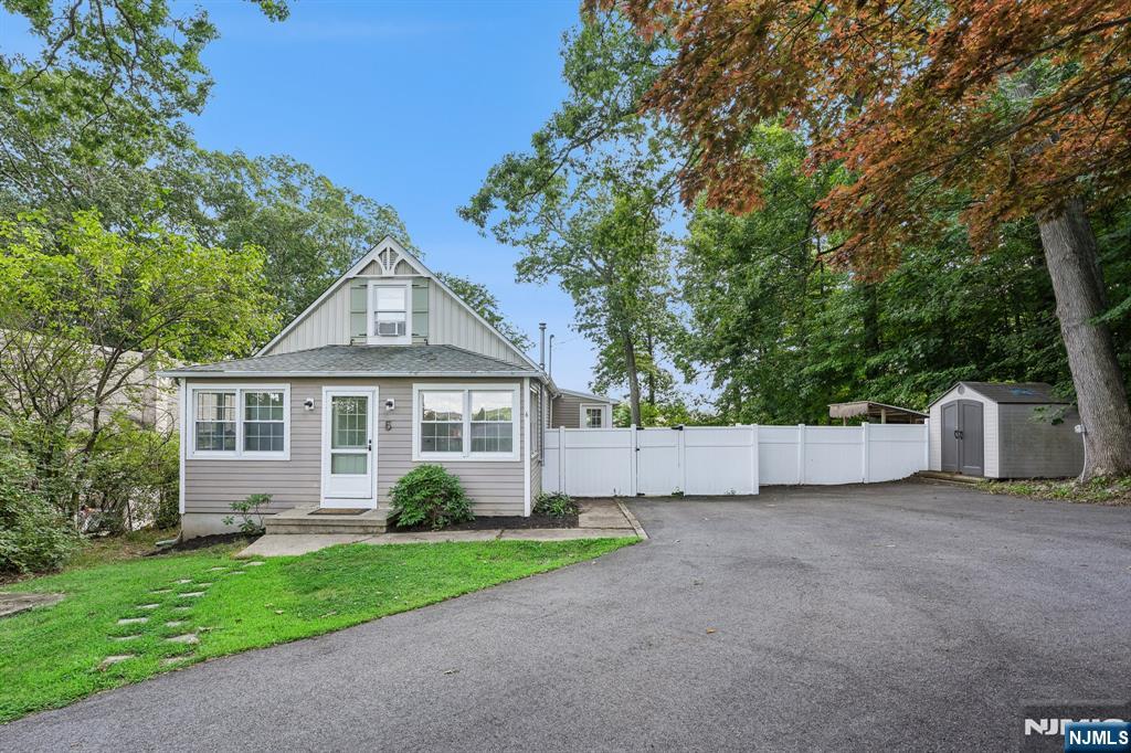 6 Woodlawn Terrace