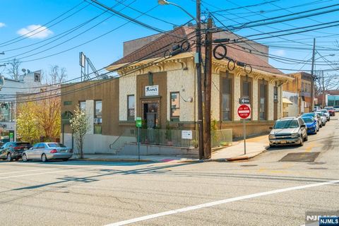 Photo of 2432 Dempsey Avenue, Edgewater, NJ 07020 (MLS # 26013360)