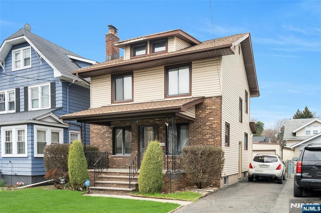 Photo of 118 Lexington Avenue, Bloomfield, NJ 07003 (MLS # 26010885)