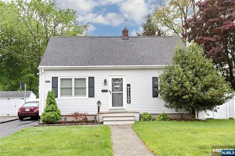 114 Riverview Road, Pompton Lakes, NJ 07442 - MLS#: 25015056