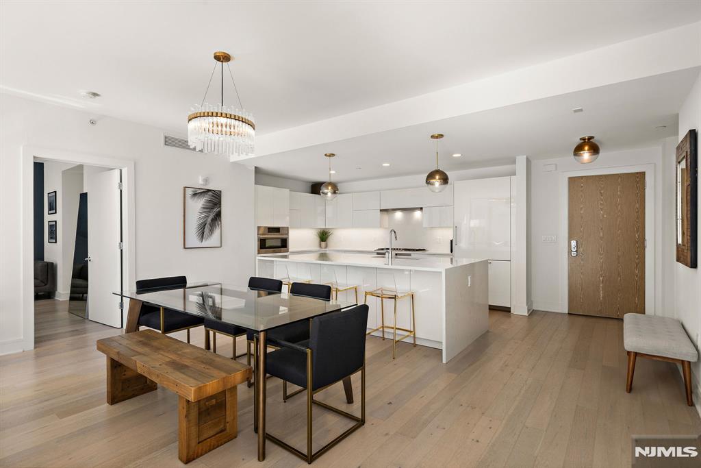 9 Ave At Port Imperial 911