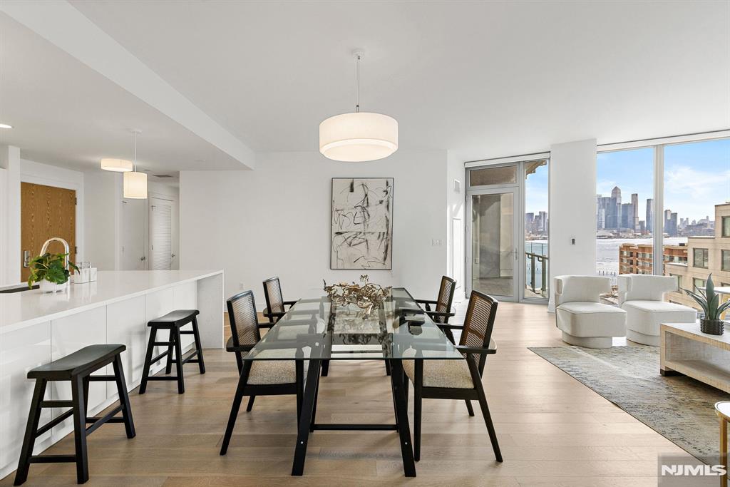 9 Ave At Port Imperial 911