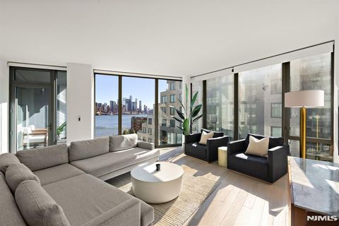 9 Ave At Port Imperial 911 West New York NJ 07093