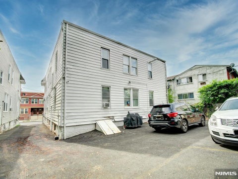 Photo of 147 Huntington TER #143, Newark, NJ 07112 (MLS # 26023444)