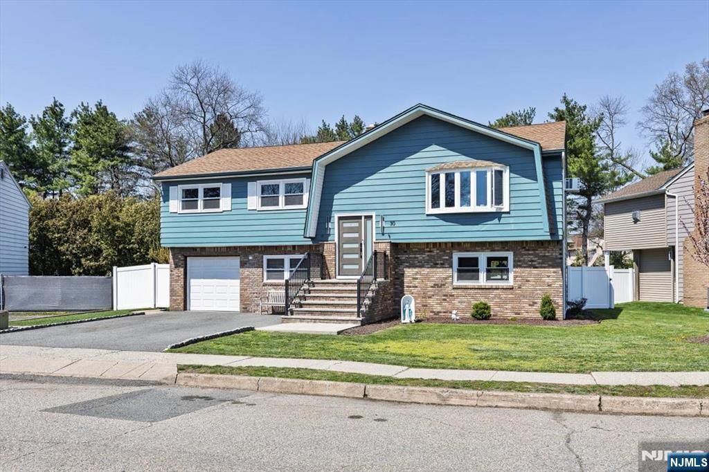 Photo of 30 Melissa Drive, Totowa, NJ 07512 (MLS # 26009512)