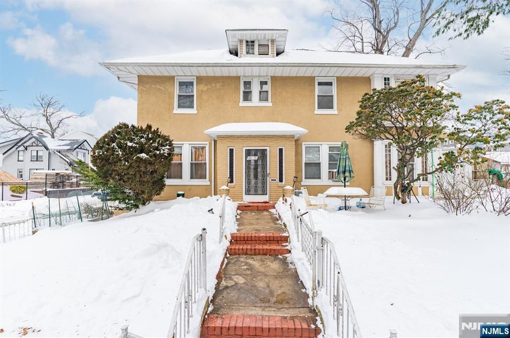 Photo of 51 Lyons Avenue, Newark, NJ 07112 (MLS # 26003794)