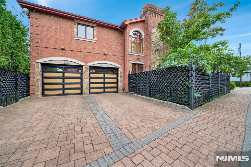 1088 Dearborn Road