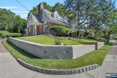 Photo of 665 Northumberland Road, Teaneck, NJ 07666 (MLS # 25031509) Photo of 665 Northumberland Road, Teaneck, NJ 07666 (MLS # 25031509)