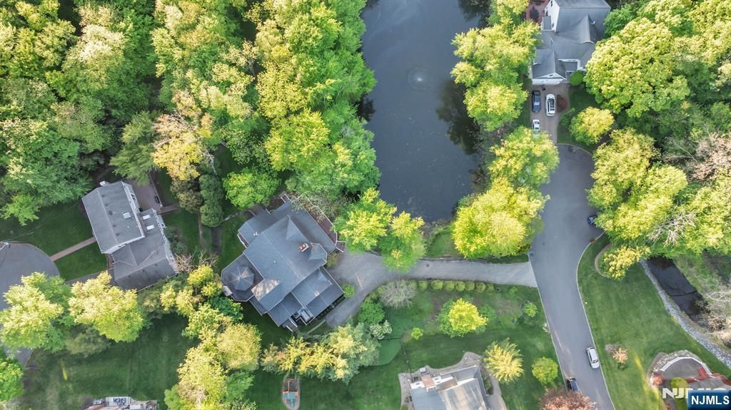 Photo of 8 Lauren Pond Court, Demarest, NJ 07627 (MLS # 26017667)