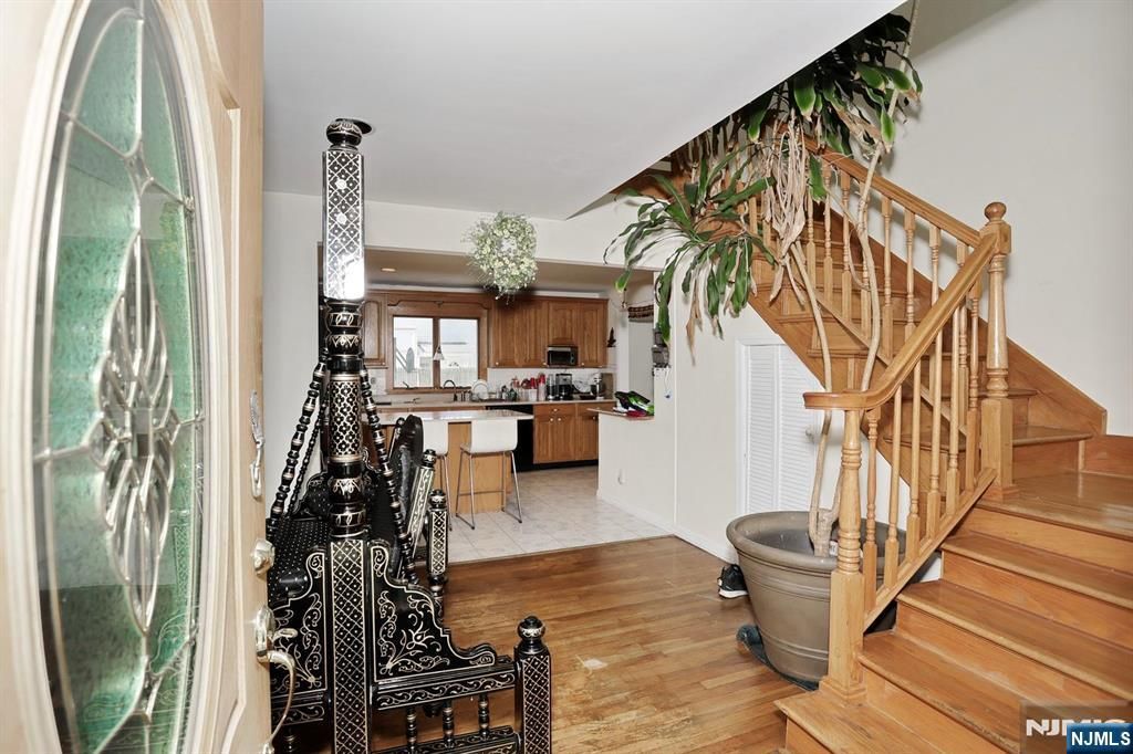 Photo of 703 Chadwick Drive, Paramus, NJ 07652 (MLS # 26024277)