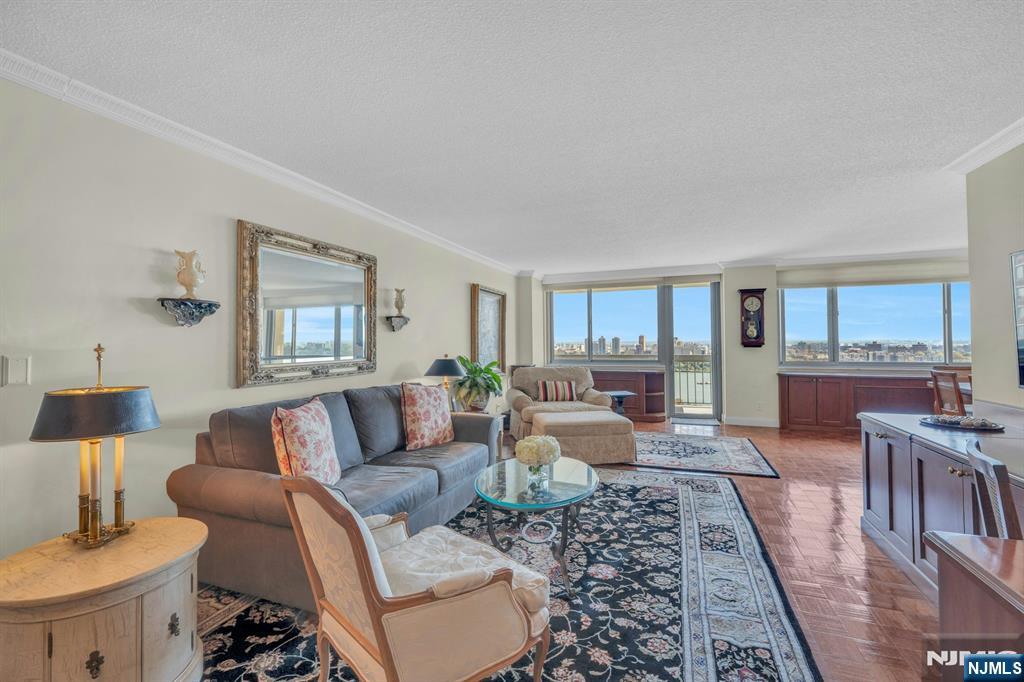 1600 Parker Avenue 16D