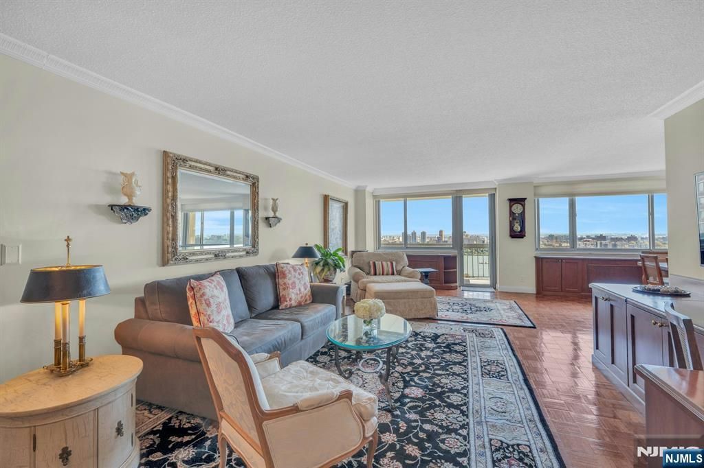 Photo of 1600 Parker Avenue #16D, Fort Lee, NJ 07024 (MLS # 25037818)