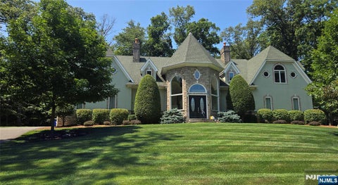 Photo of 673 Glendale Rd #Upstairs Apa, Franklin Lakes, NJ 07417 (MLS # 26011298)