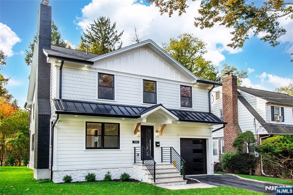 Photo of 700 Ramapo Road, Teaneck, NJ 07666 (MLS # 25038487)