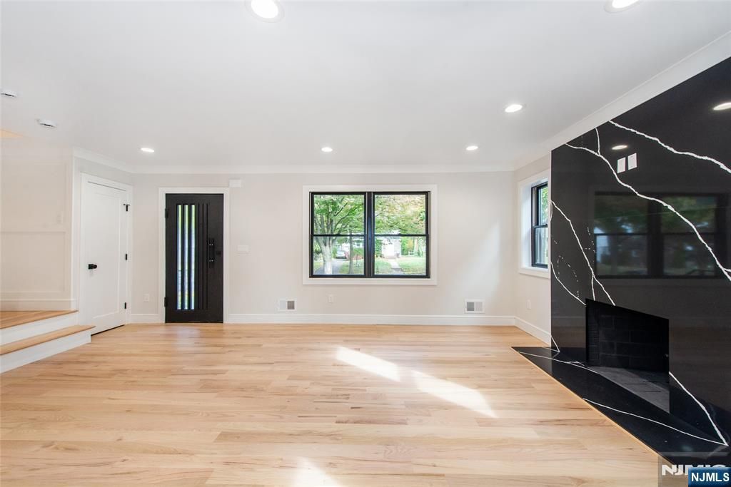 Photo of 700 Ramapo Road, Teaneck, NJ 07666 (MLS # 25038487)