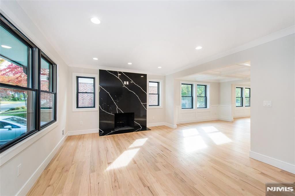 Photo of 700 Ramapo Road, Teaneck, NJ 07666 (MLS # 25038487)