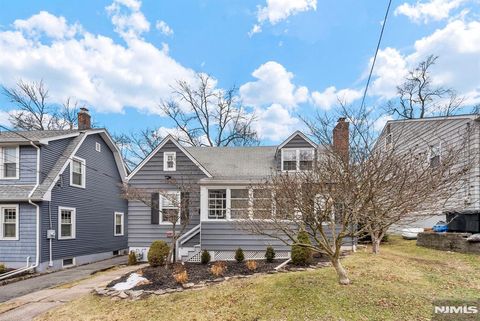 Photo of 182 Woodland Ave #2, Verona, NJ 07044 (MLS # 26001232)