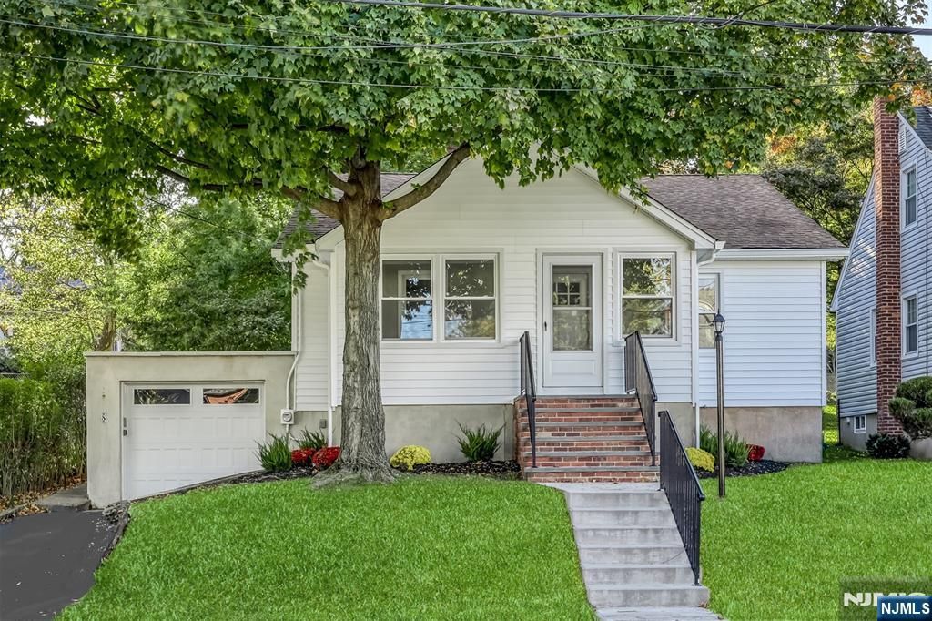 Photo of 8 Parkway, Caldwell, NJ 07006 (MLS # 25037245)
