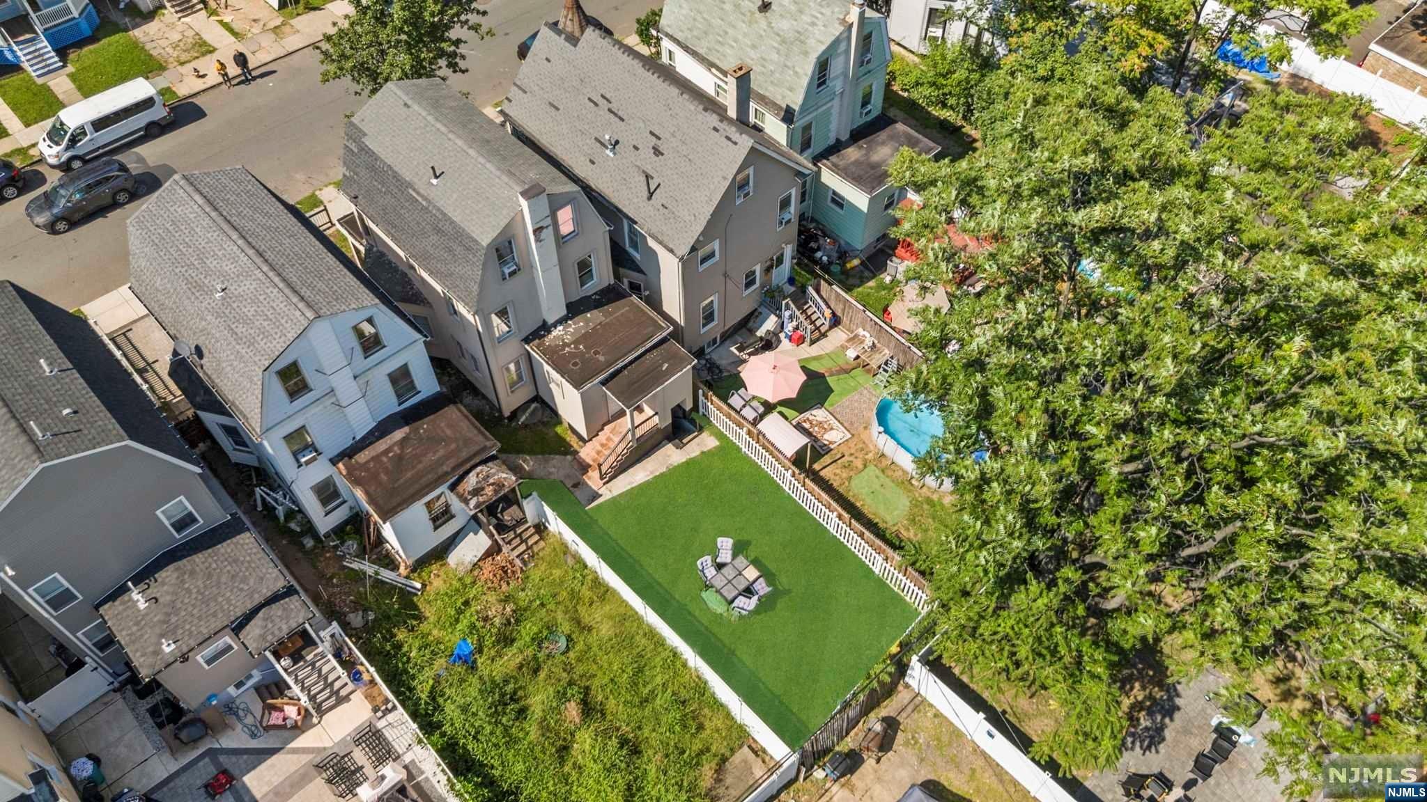 East Orange, New Jersey 07017, United States, 4 Bedrooms Bedrooms, ,2 BathroomsBathrooms,Residential,Active,43296