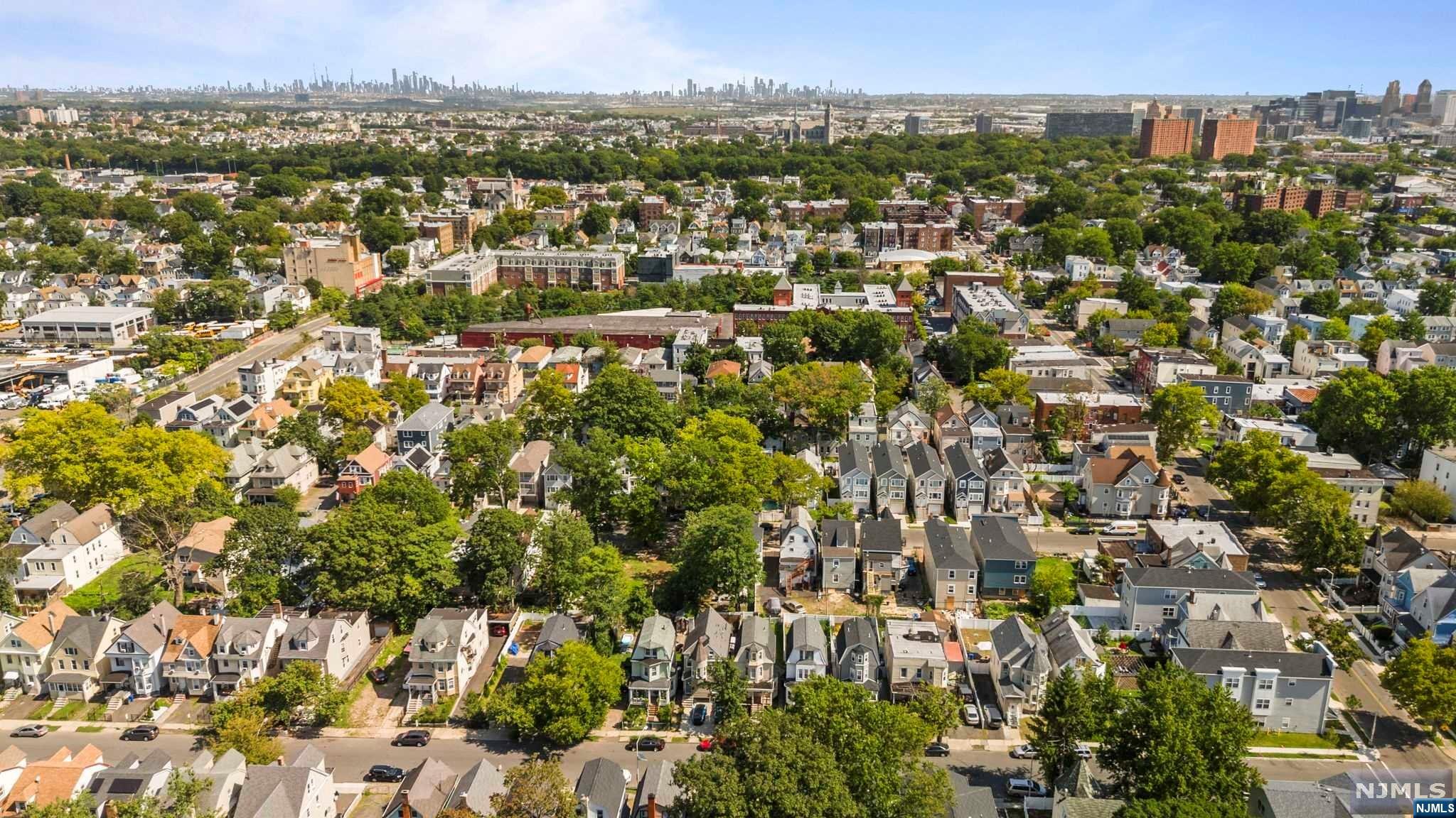 East Orange, New Jersey 07017, United States, 4 Bedrooms Bedrooms, ,2 BathroomsBathrooms,Residential,Active,43296