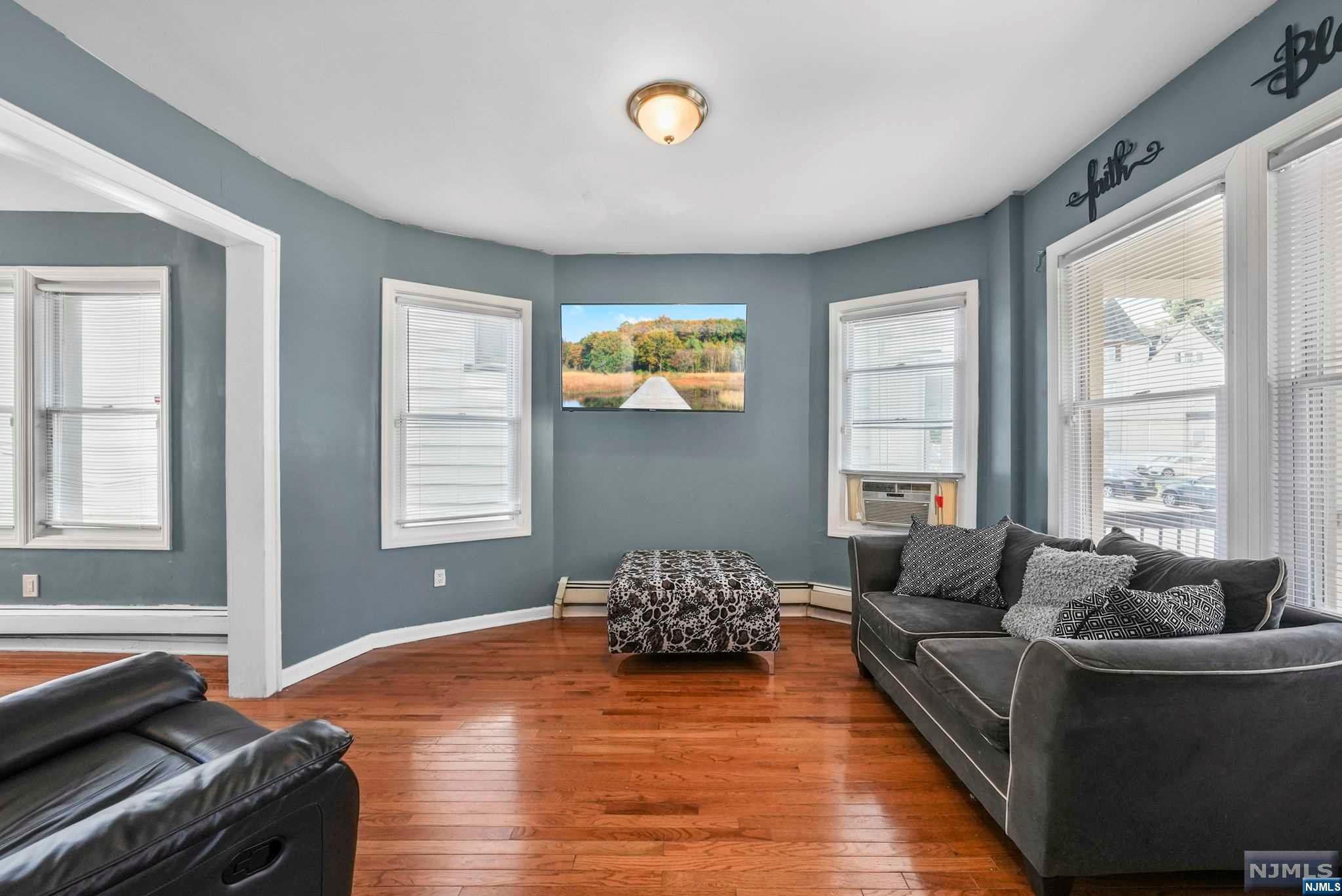 East Orange, New Jersey 07017, United States, 4 Bedrooms Bedrooms, ,2 BathroomsBathrooms,Residential,Active,43296