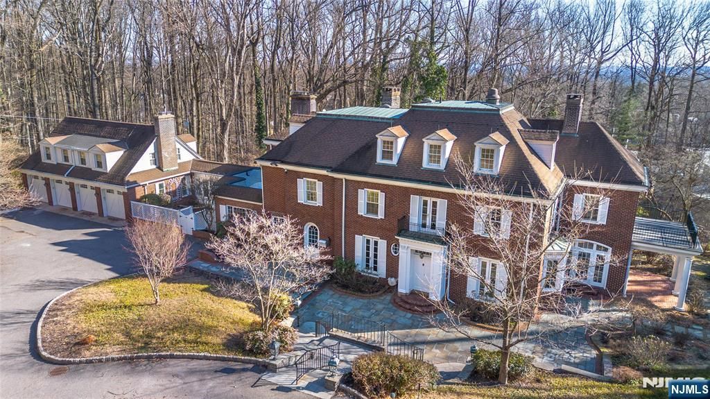 Photo of 5 Rocky Way, West Orange, NJ 07052 (MLS # 26005692)