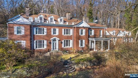 Photo of 5 Rocky Way, West Orange, NJ 07052 (MLS # 26005692)