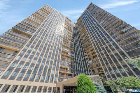 Photo of 200 Winston Dr #106, Cliffside Park, NJ 07010 (MLS # 26028353)