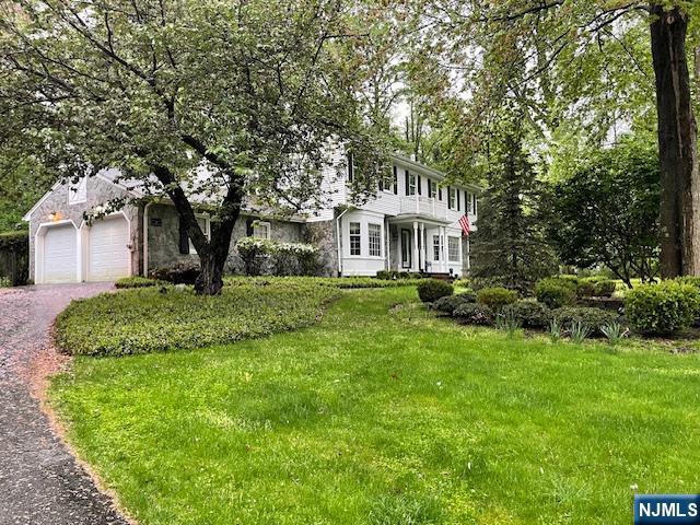 Rental Property at 16 Knollwood Rd, Upper Saddle River, New Jersey - Bedrooms: 4 
Bathrooms: 3 
Rooms: 9  - $5,400 MO.