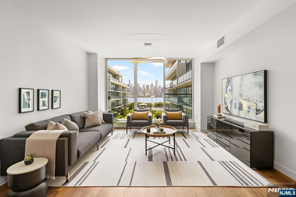 1200 Ave At Port Imperial 513