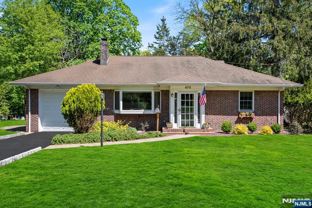 Property for Sale at 475 Stevens Avenue, Ridgewood, New Jersey - Bedrooms: 4 
Bathrooms: 3 
Rooms: 9  - $999,999